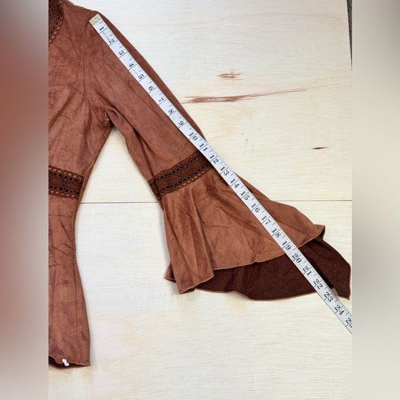 VTG Arden B Brown Faux Suede Boho Bell Flare Sleeve Lace Up Top Crochet size L - Picture 8 of 8